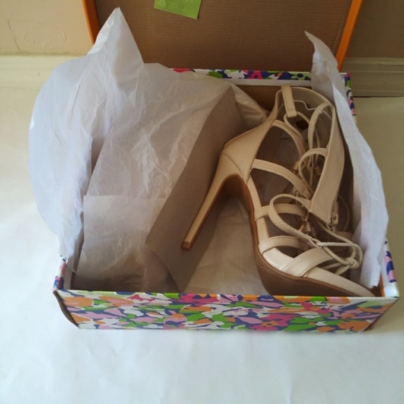 NEW Nude Lace Up Strappy Gladiator Heels - Picture 4 of 9